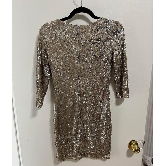 Gold sequin dress - Picture 2 of 3